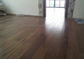 Sàn gỗ ÓC Chó 18 * 120 * 750mm
