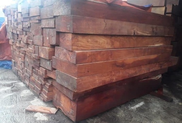 Gỗ Căm xe phách thành khí
