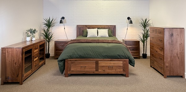 Gỗ Óc Chó làm giường, tủ bàn trang điểm