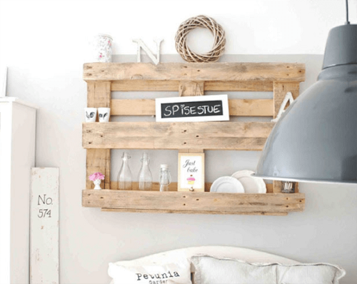 Kệ gỗ Pallet treo tường đơn giản