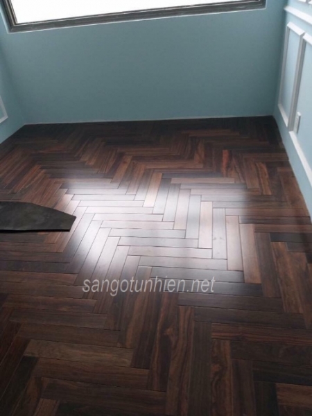 Công trình sàn gỗ chiu liu kiểu xương cá tại Khương Trung 1