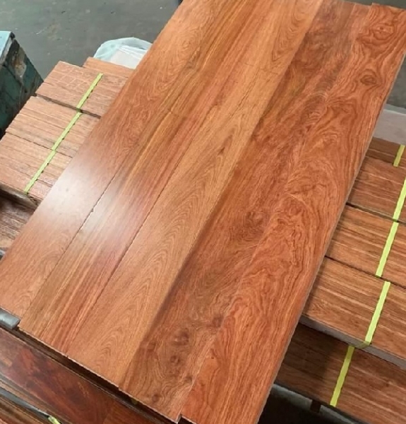 Tấm ván sàn gỗ Giáng Hương Nam Phi