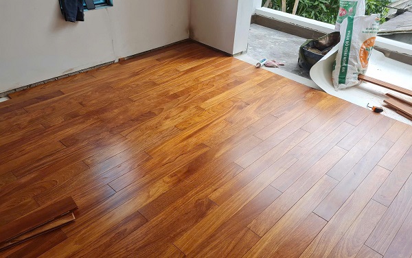 Sàn gỗ căm xe màu sắc đẹp tự nhiên