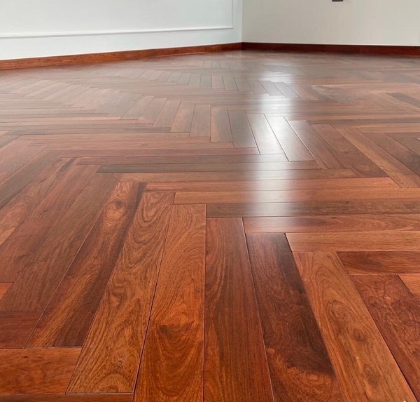 Sàn gỗ Hương Lào màu đẹp tự nhiên