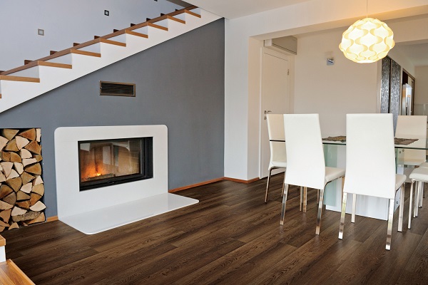 Sàn gỗ màu Óc Chó kết hợp tường xám, trắng