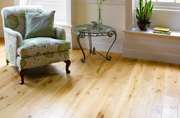 Sàn gỗ Sồi tông màu vàng nhạt