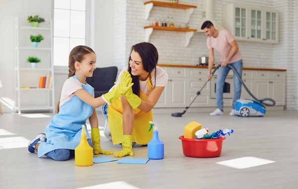 Vệ sinh sạch sẽ nền nhà